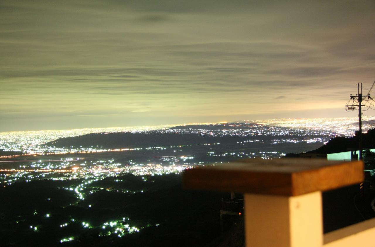 Sky Lounge B&B Zhushan Luaran gambar