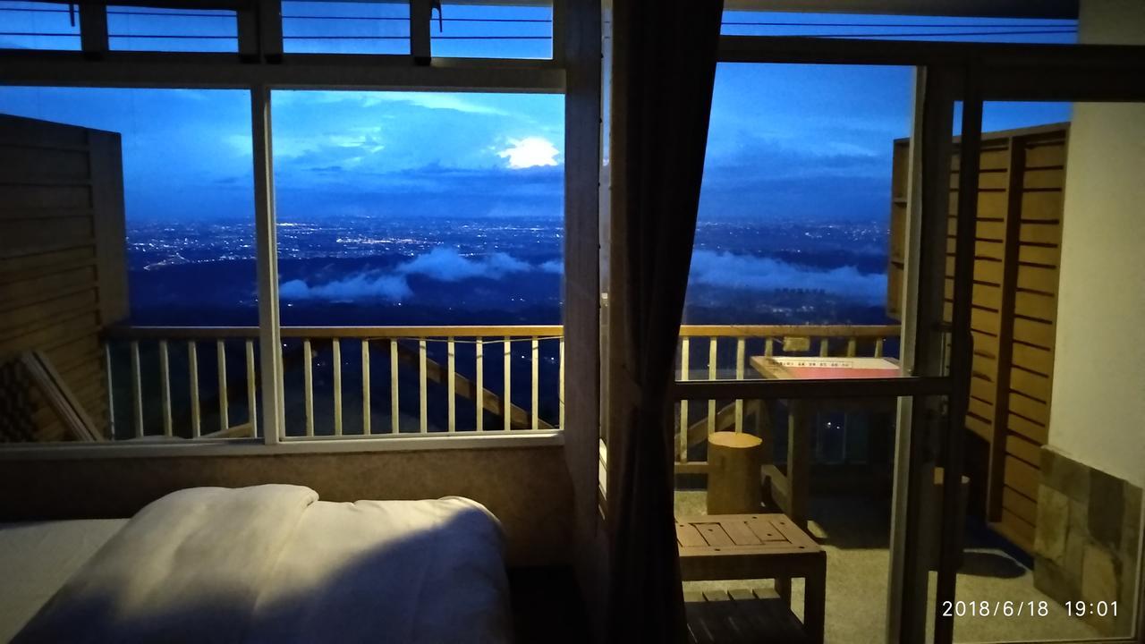 Sky Lounge B&B Zhushan Luaran gambar